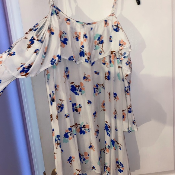 White Floral Cold-Shoulder Dress - Picture 6 of 6